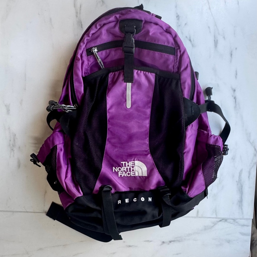 The North Face Recon Backpack hard to find Purple/Great Condition**minor flaw**